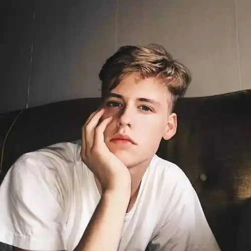 6686体育铁牌作者凝晨