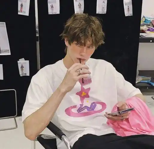 6686体育金牌作者想去游乐园