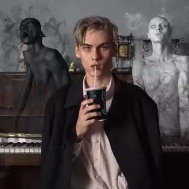 6686体育初级作者Cora