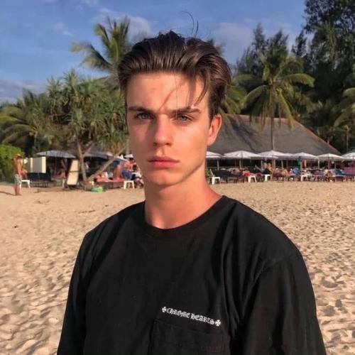 6686体育海外作者半衾梦