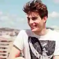 6686体育钻石作者Frances