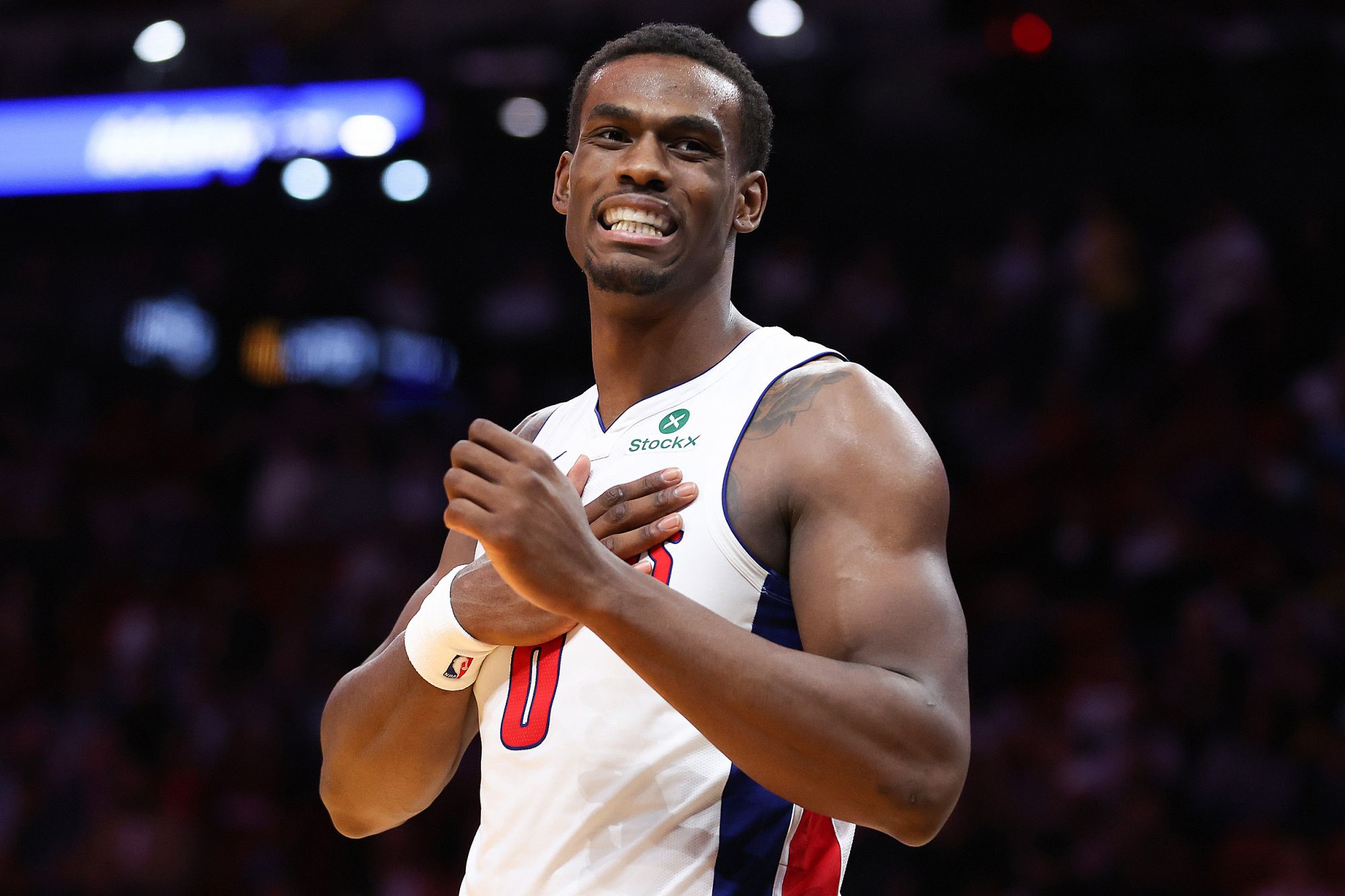 22岁的杜伦4次砍20+20，近45年仅次于奥尼尔&霍华德