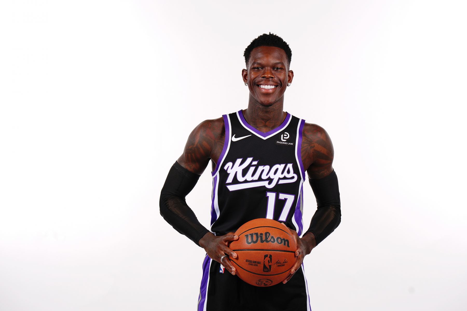 威少半场送出8次助攻，施罗德后备队员登场砍下14分