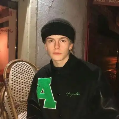 6686体育铜牌作者Gareth